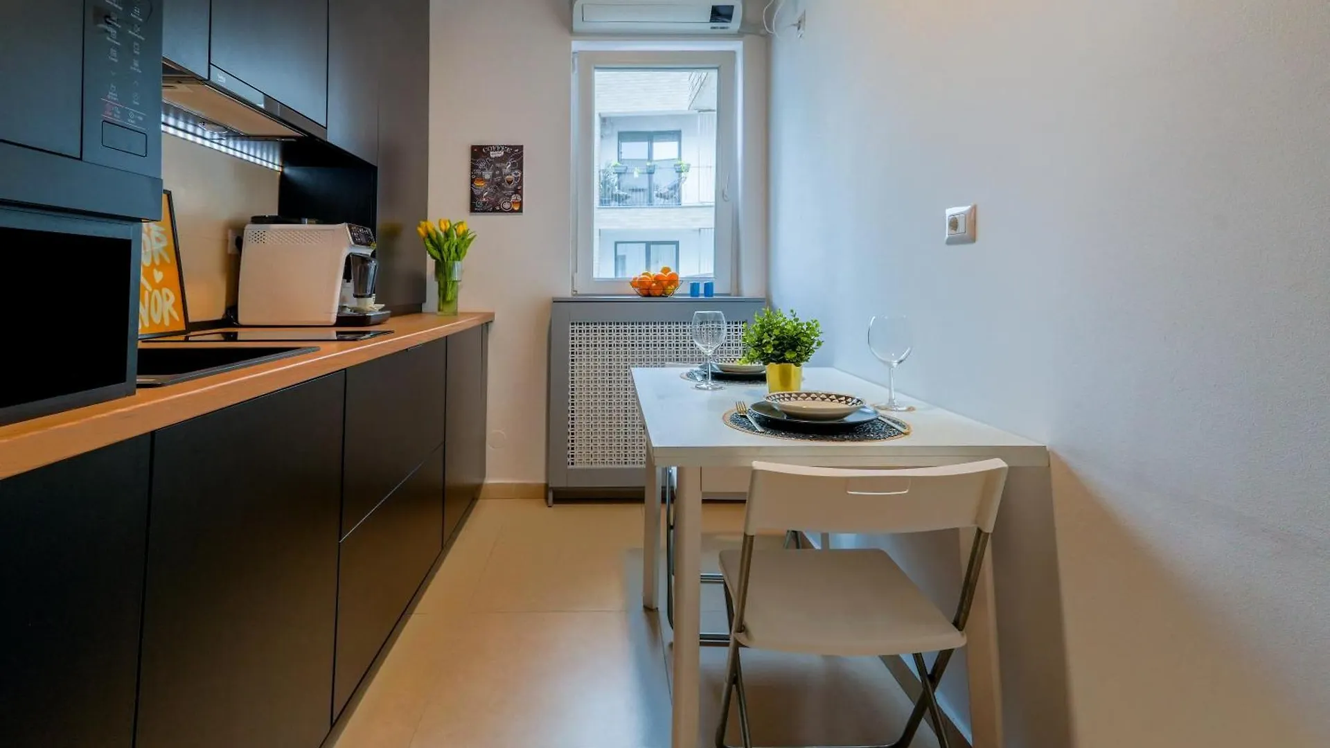 Ana - Cozy & Quiet Apt With Balcony & Garden View Bucureşti Apartament