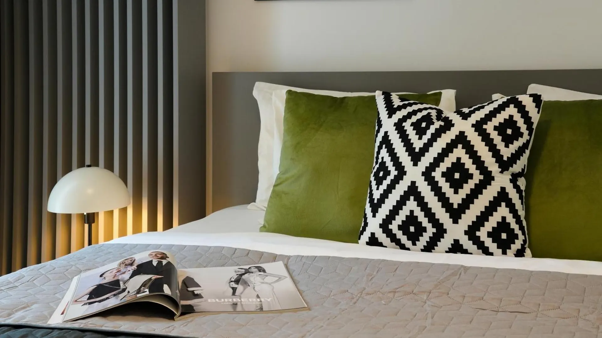 Apartament Ana - Cozy & Quiet Apt With Balcony & Garden View Bucureşti