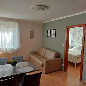 rezervați aici