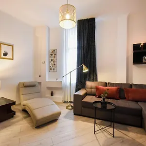  Apartament Discover Comfort: Charming & Spacious In The Old Town