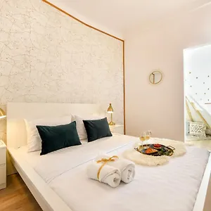  Apartament Cozy 1br Escape - With Charming Balcony Near Universitate