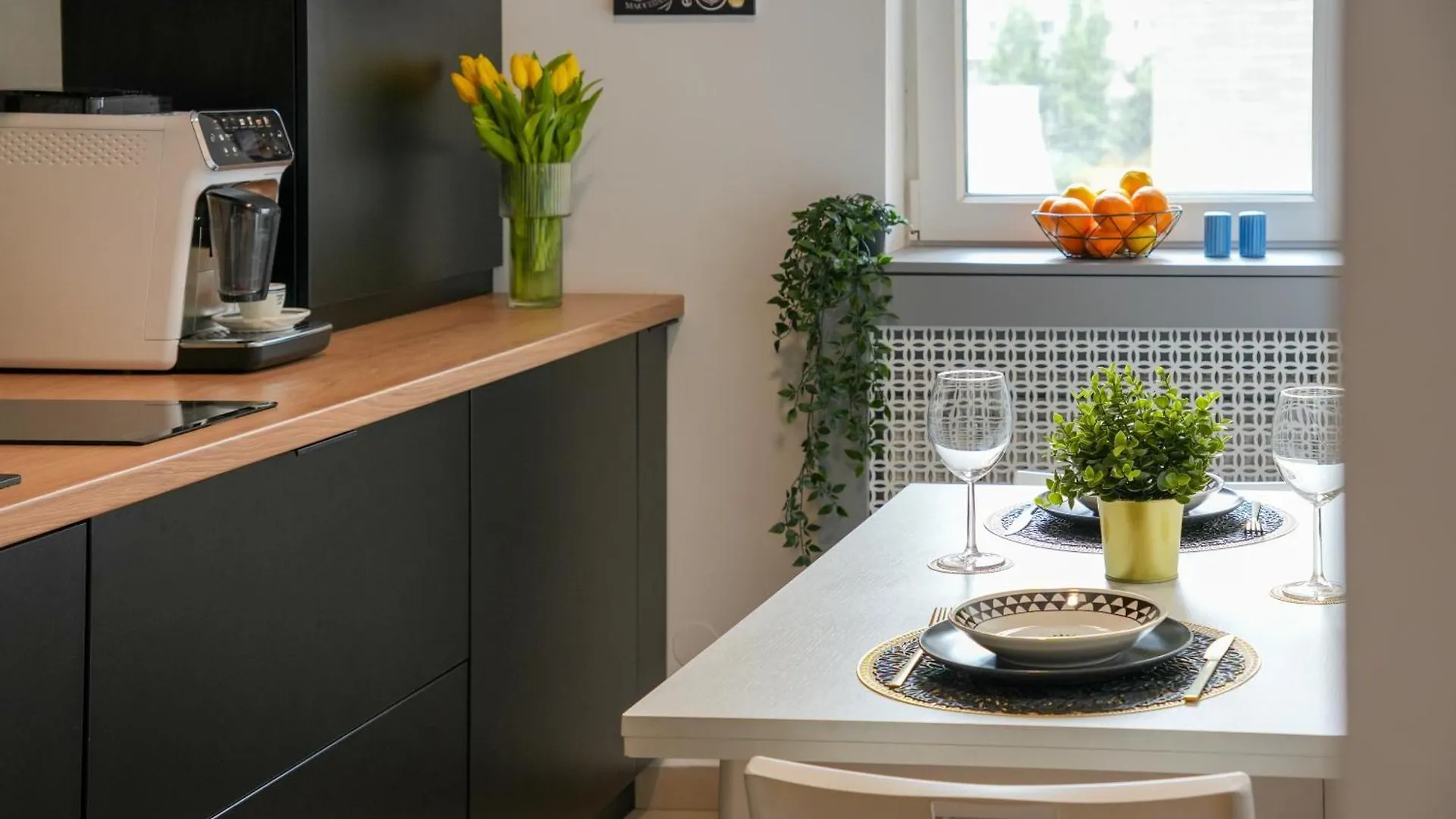 Apartamento Ana - Cozy & Quiet Apt With Balcony & Garden View Bucareste