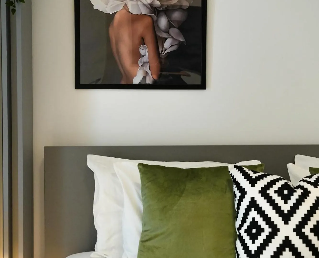 Apartment Ana - Cozy & Quiet Apt With Balcony & Garden View Bucharest